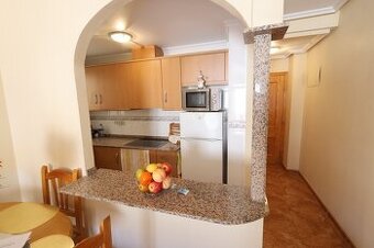 ŠPANĚLSKO, Torrevieja, apartmán s výhledem na bazén