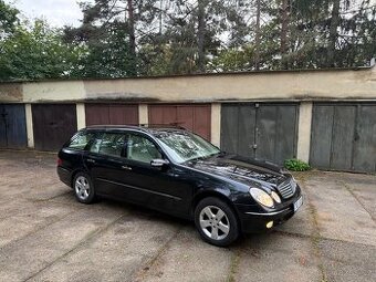 Mercedes Benz w211 e270 , bez koroze , nájezd 256xxx
