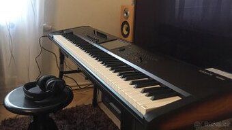 Korg Kronos 2