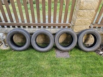 Sada zimních pneu Goodyear Ultragrip 9 185/65 R15 88T