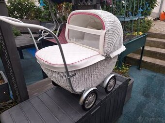 RETRO KOČÁREK PRO PANENKY - 1