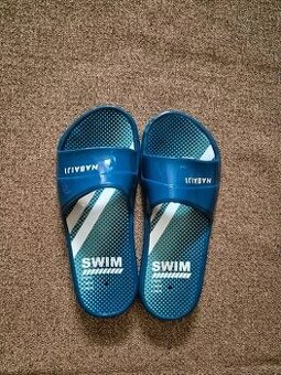 Pantofle k bazénu Nabaiji vel. 35/36