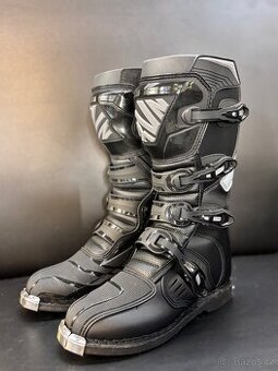 Nové motokrosové boty Raven