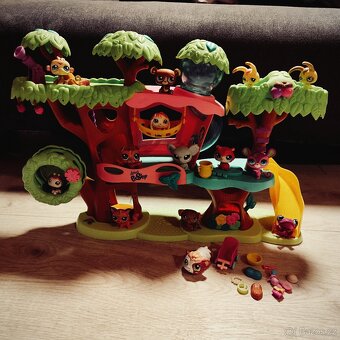 LPS stromový domeček spoustu zvířátek a doplňky