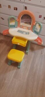 Dětský kosmetický stolek se zrcadly a přihrádkami