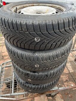 Č.40 Falken 215/60 R16 99H zimní 4ks
