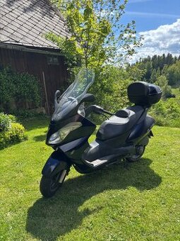 Skútr Aprilia Atlantic 125 - STK 2029, box, vodou chlazený
