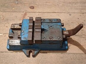 Svěrák,velký strojní svěrák,dílna-pozůstalost