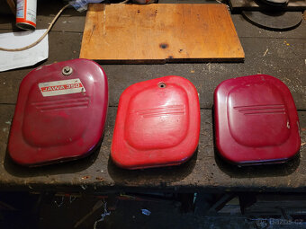 Jawa  kývačka+panelka-různé plechové díly