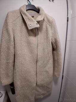 Dámský kabát zn. HM vel. 38 světlý