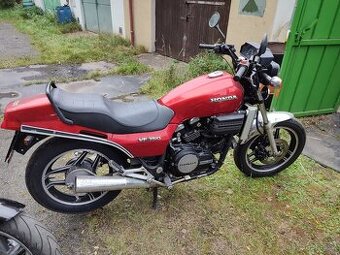 Honda VF750S Sabre V-Four