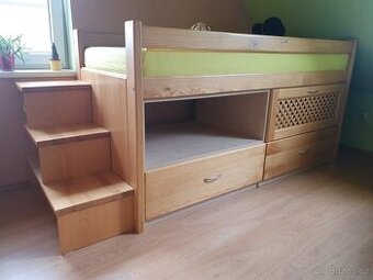 postel do pokojíku z masivu