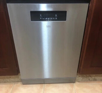 Beko nerezová myčka 15 sad nádobí