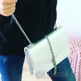 Nádherná stříbrná malá kabelka s řetízkem - Nová - 1