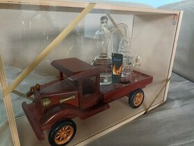 Dárková láhev - destilační retro náklaďák