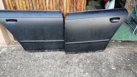 LEVNE Leve a prave zadni dvere audi A4 b7 original