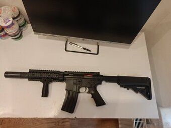 Airsoft gun m4 (elektrická)