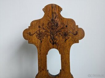 Selský nábytek (stůl a 5 židlí)