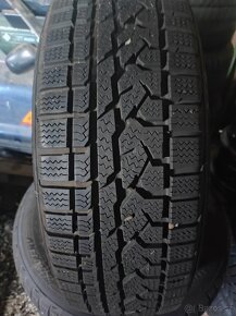 215/60 R17 96H zimní kumho