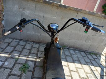 Skútr  [elektro]- za 3000 Kč