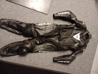 Dainese kombinéza, batoh,boty cena za vše