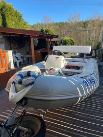 Motorový člun Adventure M-400 + přívěsný vozík