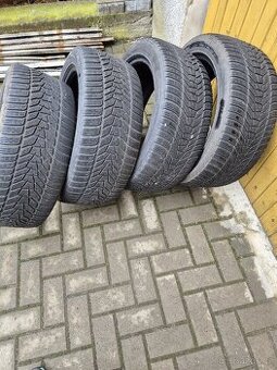 Hankook 245/45 R18 zimni