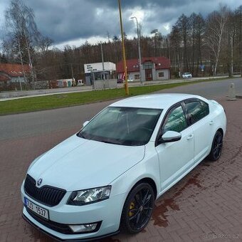 Octavia 3 RS paket najeto 79000km Nebouraná