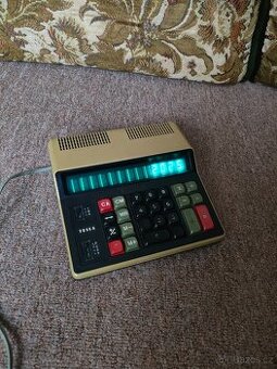 Retro kalkulačka Tesla OKU 104 - 1