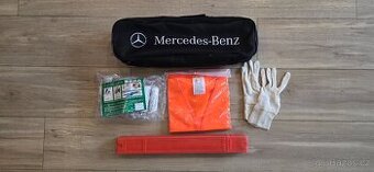 Povinná výbava - Mercedes-Benz