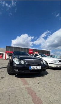 Mercedes-Benz W211 2.2