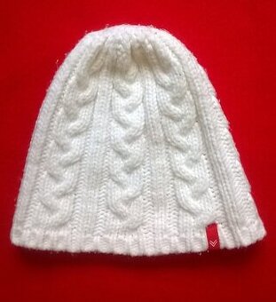 DÁMSKÁ ZIMNÍ ČEPICE VANDENBERG BÍLÁ VELIKOST S/M