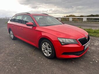 Škoda Superb Combi 1.4 TSI 110 kW, nízký nájezd, 1. majitel.