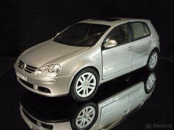 Volkswagen Golf 1,6 FSI VW Bburago 1/18