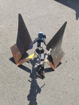 Vari , Agzat oboustranný plus stavěcí těleso