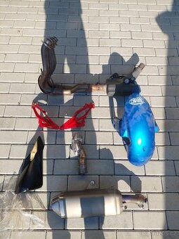 SUZUKI GSXR 750 a Duke 890r