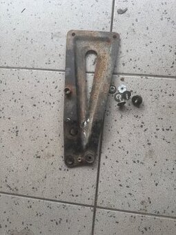 Tatra 603 drzak strerace na Lucas 3-bodove uchyceni