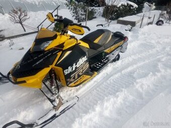 Ski-doo MXZ 800.doklady ČR