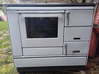 Sporak na tuha paliva moravia 9100 s výměníkem