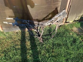 Yamaha DT 125 R rám