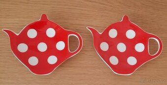 Červený keramický podčajník s bílými puntíky Orion 2ks