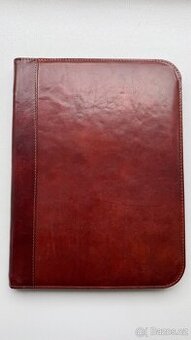 Kožená spisovka s uzavíráním na zip