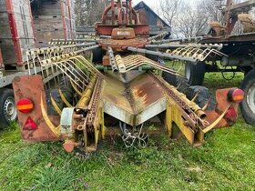 Samonakládací vůz na balíky