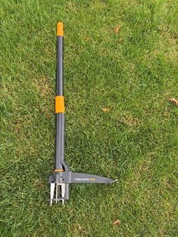 Prodam vytrhavac plevele Fiskars Xact - 1