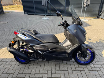 Yamaha X-MAX 125
