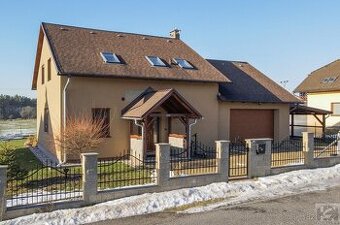 Pěkný moderní nízkoenergetický RD 5 +KK s garáží pro 2 vozid