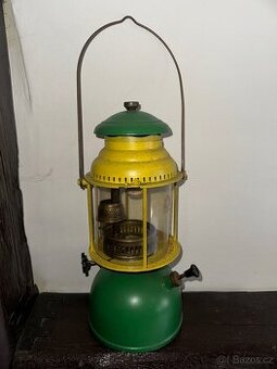 Krásná petrolejová lampa