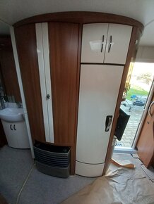 Karavan hobby 560cfe ( obytný přívěs )