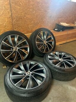 ALU Kola ŠKODA 5x112 R18 PEGASUS Zánovní Pneu 235/45/18