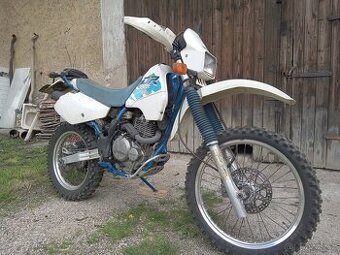Suzuki dr350s